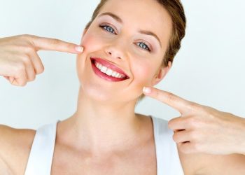 Effective Tips for Keeping a Healthy Looking Smile